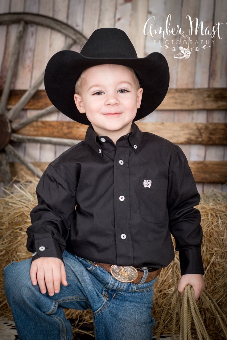 Children Photography, Cowboy Photography, Western Photography. 3 year old photo shoot ideas. Cowboy photo shoot ideas. Western Photo shoot ideas. Amber Mast Photography. Birthday Photoshoot Ideas Boys, Western Photo Shoots, Baby Boy Cowboy, Baby Surf, Boy Photoshoot, Bday Photoshoot, Cowboy Photography, Western Photoshoot, Boy Photo Shoot