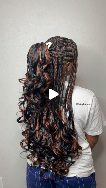 @hair.glowww on Instagram: "Chocolate French curls 🤎🖤
•
•
•
•
#boraborabraids #frenchcurls #hairglowww #killeenhairstylist #fulanilemonadebraids #lemonadebraids #killeenbraider #braider #braids #knotlessbraids #knotlesswithcurls #curls #curlyends #natualhair #naturalhairsyles #tribalbraids #fulanibraids #summerhairstyles #braidsszn #cornrows #mencornrows #twists #twostrandtwists #bohobraids #bohemianbraids #boho #bohemian #invisiblelocs #extrafullknotlessbraids
#knotlessbob" Bohemian French Curl Braids, French Curls, French Curl, Two Strand Twists, Bohemian Braids, Fulani Braids, Boho Braids, Locs, Summer Hairstyles