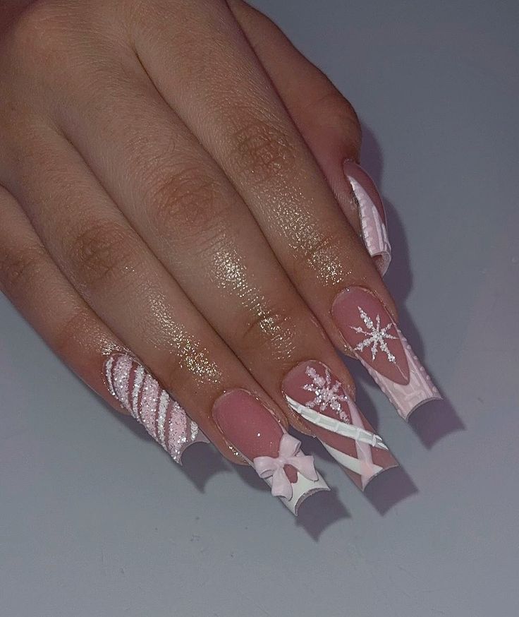 Calm Christmas Nails, Winter Set Nails, Nail Inspo Acrylic Christmas, Pink Christmas Nails Gingerbread, Snowy Christmas Nails, Nails With Bows Christmas, December Nails Coffin, Pink Winter Nail Set, Winter Nails Square Long