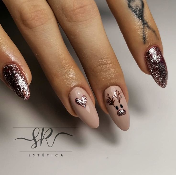 Christmas Nails Beige, Christmas Nails Reindeer, Reindeer Christmas Nails, Christmas Nails Elegant, Beige Nail Designs, Reindeer Nails, Beige Nail, Beige Nails Design, Elegant Touch Nails