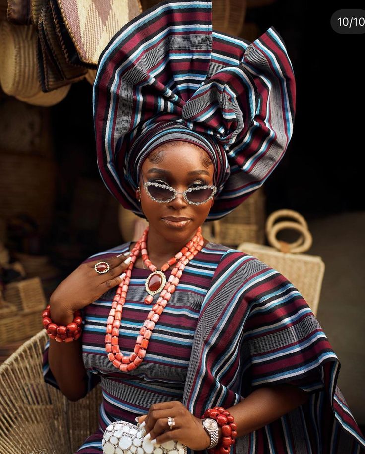 Oloriebi in oleku✨💗💗💗💗 . . FOLLOW @journalofafashionaddict for daily fashion inspirations. . . Photography @olamide_david Oleku@emaginebybukola Asooke@bimmms24 Make up @elamorprobeauty Gele @oni_gele Hair @malliaworld Frontal installation @adefunkeee Jewelry @_luideo_ a @tavinstores Styling @_emmanuelgoodnews ###journalofafashionaddict #oleku#asooke#explorenigeria#fashion #naijacelebrity #iwaju #disney Oleku Iro And Buba Ankara, Frontal Installation, African Wrapper, Iro And Buba, African Head Dress, Nigeria Wedding, Yoruba People, Traditional Wedding Attire, Cute Birthday Outfits