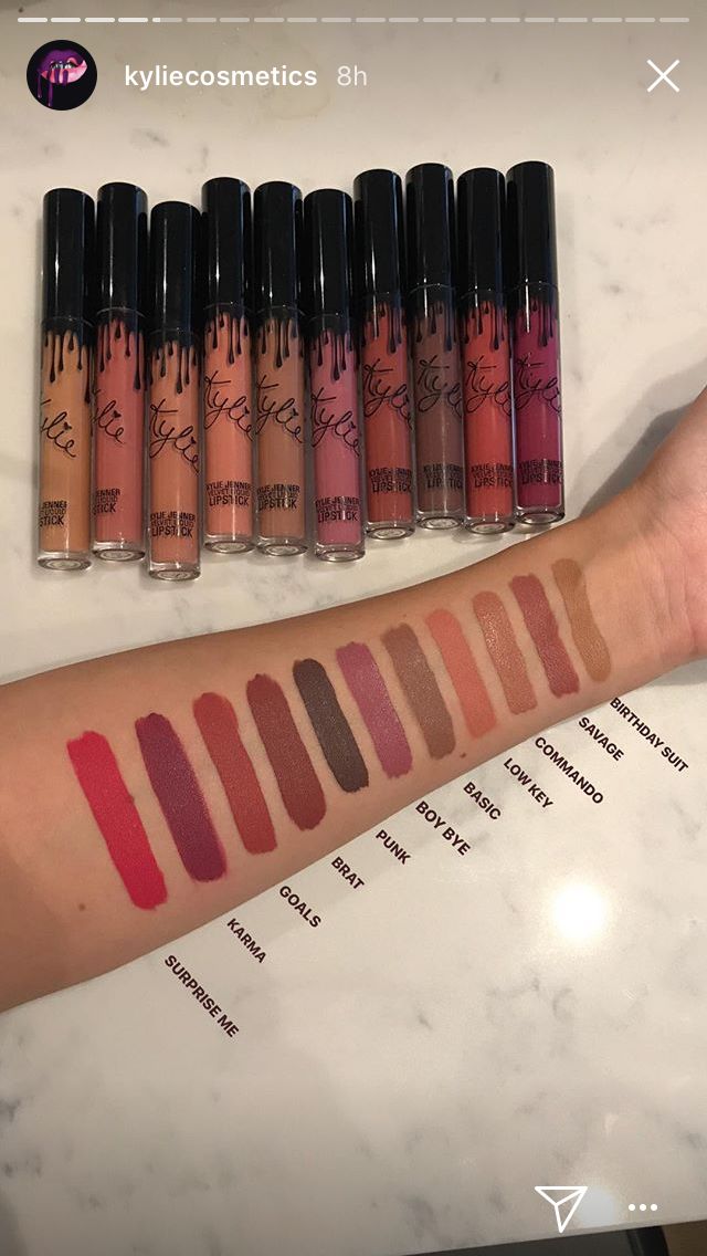 New Velvets from Kylie Cosmetics ✨ Kylie Lipstick Swatches, Lipgloss Names, Kylie Lip Kit Swatches, Kylie Lipkits, Kylie Cosmetics Lip Kit, Mauve Lipstick, Kylie Lipstick, Kylie Makeup, Lipstick For Dark Skin