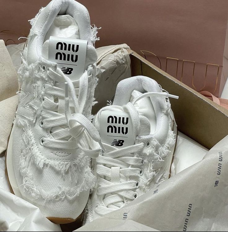 Trendy Shoes Sneakers, Pretty Shoes Sneakers, Miu Miu Shoes, Balance Sneakers, Cute Sneakers, Hype Shoes, Girly Shoes, Aesthetic Shoes, Shoe Inspo