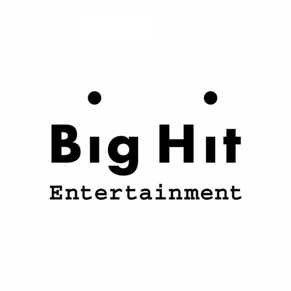 the big hit entertainment logo is shown in black and white, with dots on it