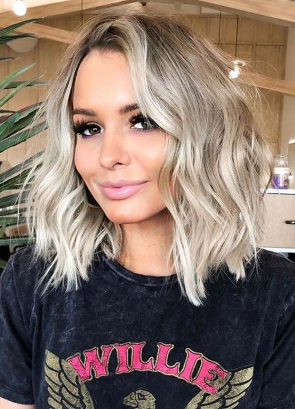 95 Beautiful Short Hairstyles For Fat Faces And Double Chins Blonde Hair Cuts Medium, Blonde Hair Styles, Blonde Haircut, Kadeřnické Trendy, Blonde Haircuts, Summer Haircuts, Medium Blonde, Haircut Styles, Brown Blonde Hair