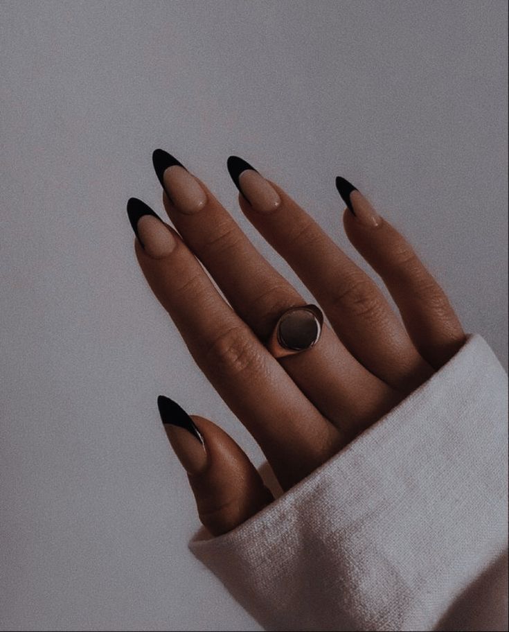 Classy Gel Nails, Black Prom Nails, Black And Nude Nails, Classy Almond Nails, Black Almond Nails, French Tip Nail Art, Witchy Nails, Diy Acrylic Nails, Basic Nails