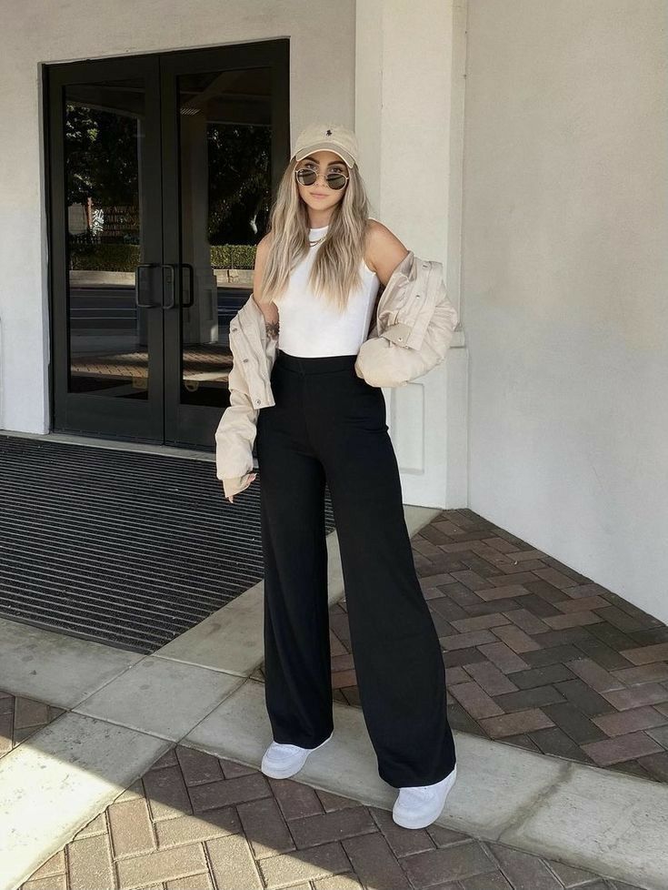 Palazzo Outfit Casual, Pantalon Palazzo Outfits, Culottes Outfit, Aesthetic Vogue, Meeting Outfit, Outfits Con Jeans, University Outfit, Fashion Hair, Mode Fashion