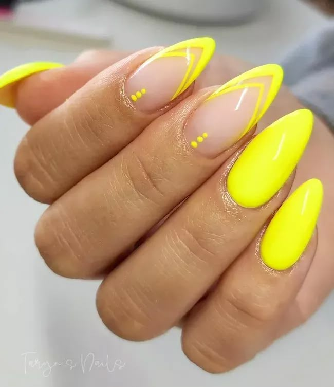 Neon Yellow Nails, Neon Nail Designs, Yellow Nails Design, Yellow Nail, Bright Summer Nails, Floral Nail Designs, Spring Nail Art, Neon Nails, Yellow Nails