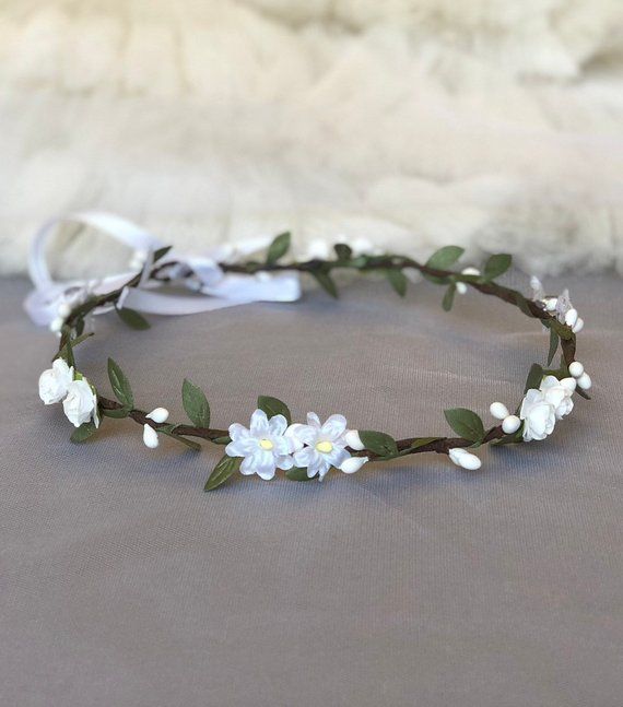 Aestetic Picture, White Flower Crown Wedding, Simple Flower Crown, Simple Crown, Boho Floral Crown, Red Flower Crown, Wedding Flower Hair, Flower Wreath Hair, Bridal Flower Headband