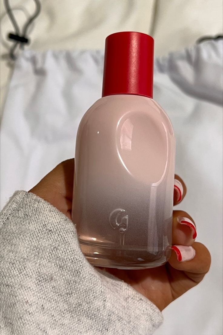 You Perfume Glossier, You By Glossier, New Glossier Perfume, Glossier You Aesthetic, Glossier You Perfume Aesthetic, Glossier Perfume Aesthetic, Christmas Wishlist Ideas Aesthetic, Perfume Glossier, Sephora Makeup Products