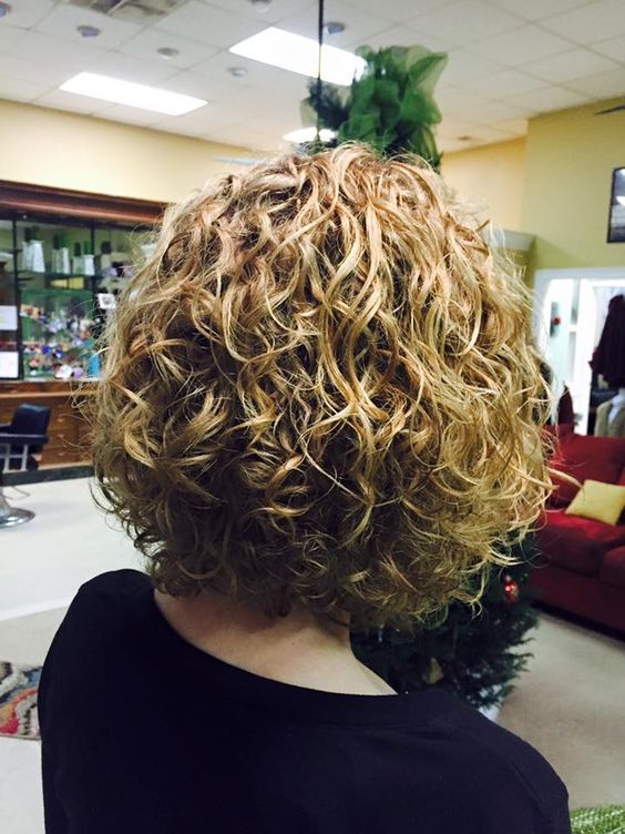 very nice medium length permed style with loose curl Curled Hairstyles For Medium Hair, Loose Curls Hairstyles, Spiral Perm, Short Permed Hair, Haircut Types, Blonde Curly Hair, Permed Hairstyles, Loose Curls, Curly Hair Cuts