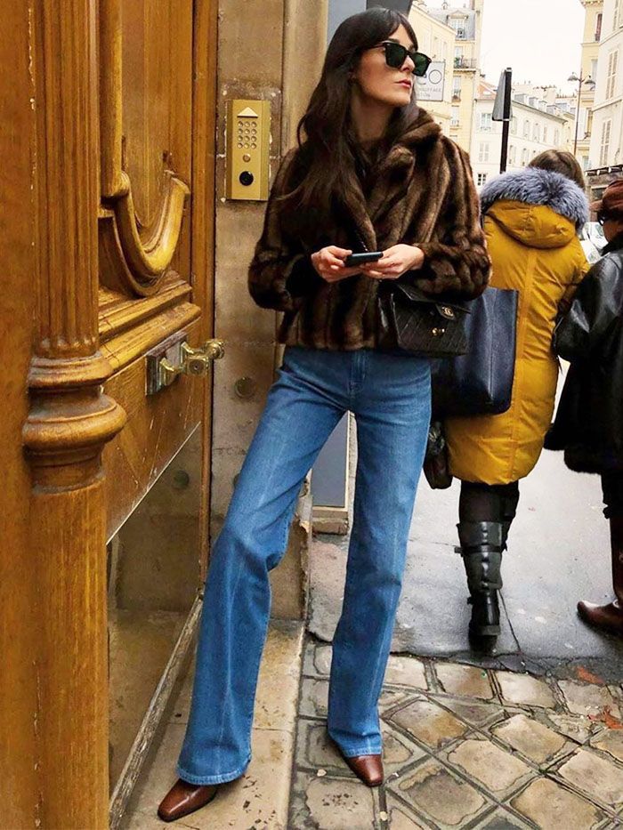 New Jeans 2025: 5 Jeans Trends To Try Now Moda Over 40, Big Jeans, Popular Jeans, Flare Jeans Outfit, Black Bootcut Jeans, Chique Outfit, Jeans Trend, Looks Jeans, Look Jean