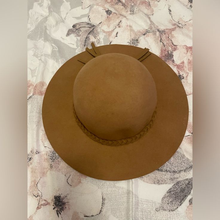 Light Brown Floppy Hat From Charming Charlie Nwot, Brand New, Never Worn Little To No Lint Due To Color/Material Charming Charlie, Charlie Brown, To Color, Floppy Hat, Light Brown, Brand New, Hats, Women Shopping, Color