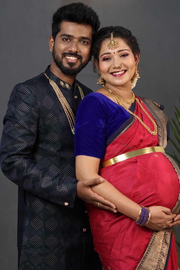 Indian Maternity Photos, Pregnancy Couple, Maternity Gown Photography, Maternity Photography Poses Outdoors, Shower Photography, Cute Maternity Dresses, Maternity Photography Poses Couple, Bride Photos Poses, Maternity Photography Poses Pregnancy Pics