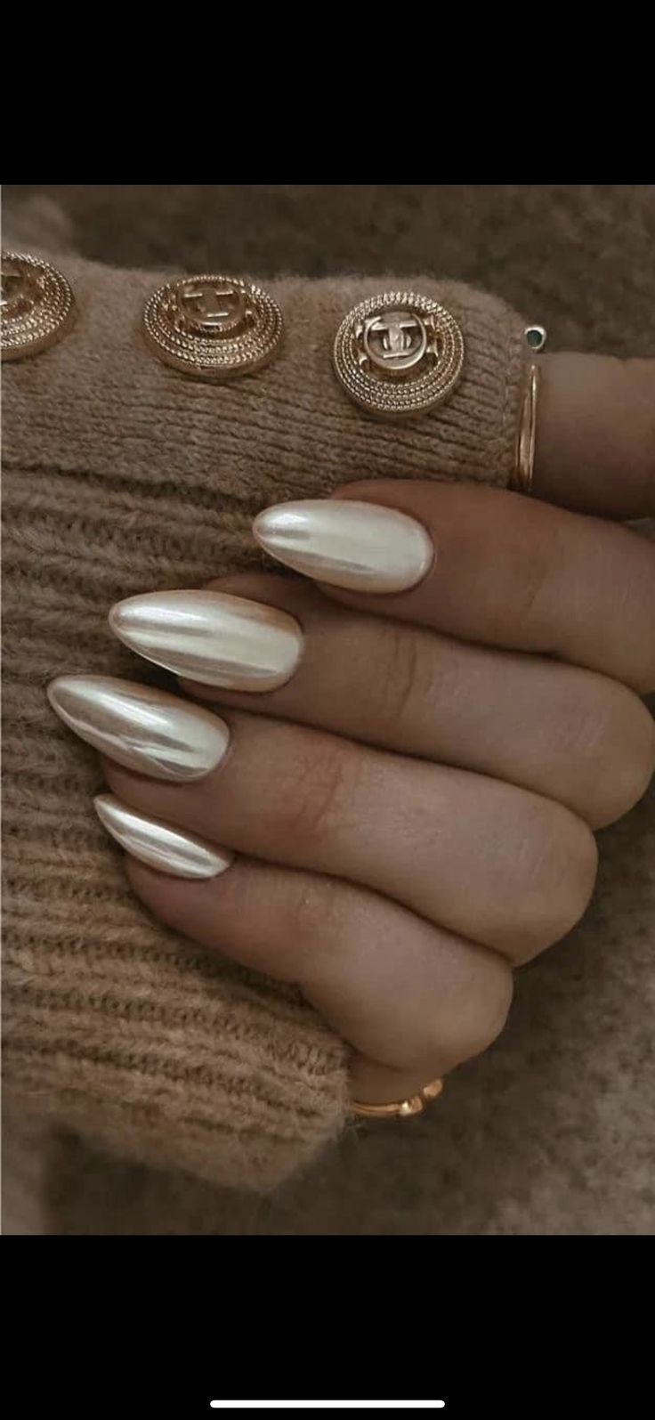 Vanilla Pearl Nails, Vanilla Chrome Nails Square, Ivory Chrome Nails, Pearly Chrome Nails, Vanilla Chrome Nails French Tip, Chrome Coffin Nail Ideas, Shimmery White Nails, Ivory Wedding Nails, Gold Pearl Nails