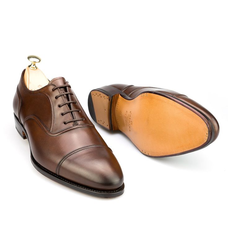 CAPTOE OXFORDS IN BROWN VEGANO Brown Dress Shoes, Brown Oxfords, Exclusive Shoes, Oxford Shoes Men, Shoe Tree, Goodyear Welt, Mens Oxfords, Shoes Outlet, Comfortable Shoes