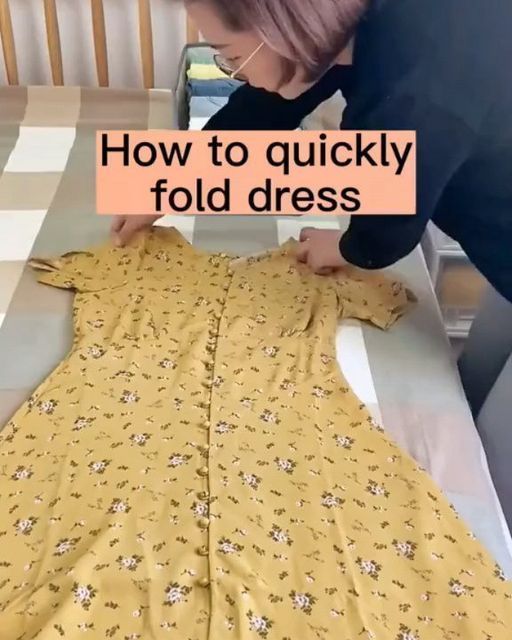 Laundry Diy, Fold Dress, Konmari Folding, Folding Jeans, Shirt Folding, Folding Laundry, Clothes Organization Diy, How To Fold, Sleep Schedule