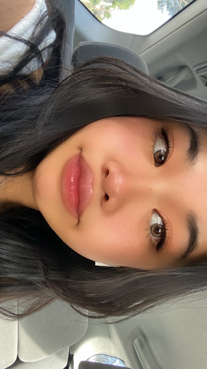 Makeup For Tan Skin Asian, Korean Makeup On Mexican, Matte Asian Makeup, Tanned Skin Makeup Asian, Natural Filipino Makeup, Asian Clean Girl Makeup, Soft Ethereal Aesthetic Makeup, Tan Skin Asian Makeup, Igari Makeup On Tan Skin