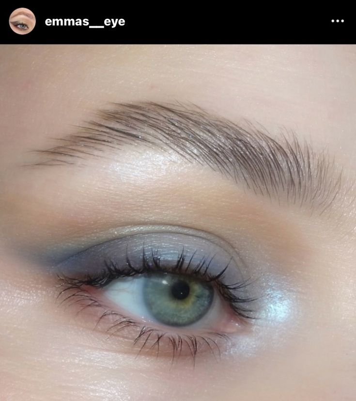 Light Blue Eyeshadow, Eye Makeup For Hooded Eyes, Almond Eye Makeup, Hoco Makeup, Blue Eyeshadow Looks, Light Blue Eyes, Graphic Eyes, Natural Eyeshadow, Homecoming Makeup