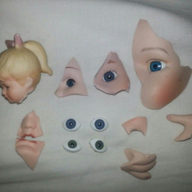 there are many different doll heads and eyes