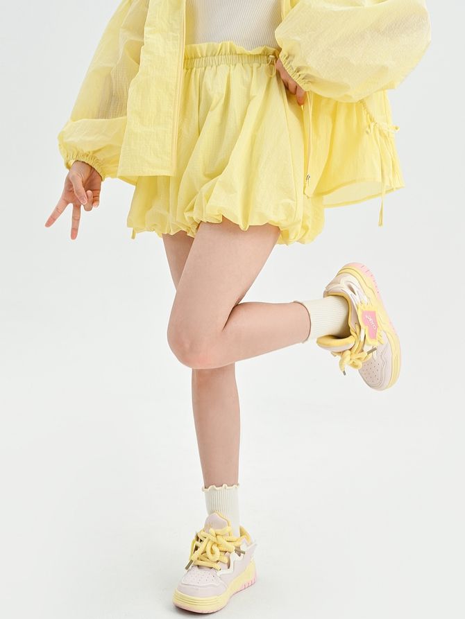 Add a touch of kawaii charm to your wardrobe with our milk-yellow high-waist bubble shorts. These adorable shorts feature a high-waisted design that accentuates your curves and creates a flattering silhouette. The bubble design adds a playful and feminine touch, perfect for creating a cute and stylish look. Pair them with your favorite crop top or blouse for a fun and flirty outfit.  Please note that this product includes only one pair of shorts.  Garment Size   	 		 			Size 			S 			M 			L Puffy Shorts, Striped Shorts Outfit, Bubble Shirt, Bubble Shorts, Steampunk Fashion Male, Flirty Outfits, Gothic Skirts, Bubble Design, Made In Abyss