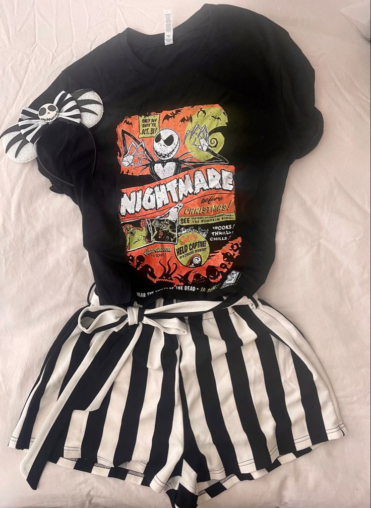 Nightmare Before Christmas Outfit Ideas, Nightmare Before Christmas Disney Outfit, Nightmare Before Christmas Disneybound, Mnsshp 2024, Nightmare Before Christmas Outfits, Christmas Disneybound, Barista Fits, Alt Mom, Christmas Disney Outfits