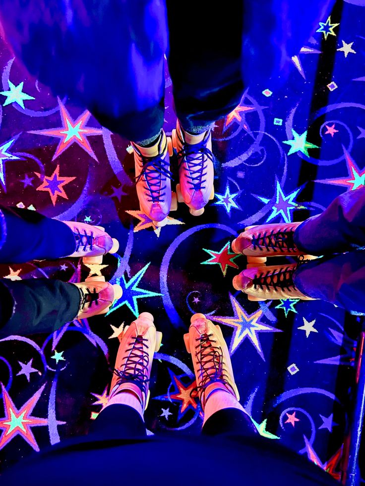 neon roller skates in roller rink 80s Aesthetic Roller Skates, Neon Disco Aesthetic, 90s Roller Skating Aesthetic, Neon 70s Aesthetic, Neon Roller Rink, Neon Roller Skates, Skate Rink Aesthetic, Neon Roller Skating Party, Arcadecore Aesthetic Outfit