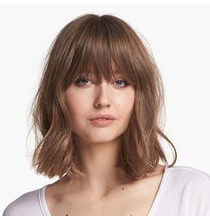 Alyssa. Medium Bobs, Bobbed Hairstyles With Fringe, Lunatic Fringe, Haircuts 2022, Easy Trendy Hairstyles, Hair Fringe, Choppy Bob Hairstyles, Split Hair, Trendy Hairstyle