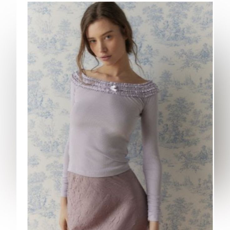 Nwt. Gray/Lilac Color Chic Lavender Top With Ruffles, Chic Lavender Tops With Ruffles, Chic Lavender Ruffled Top, Feminine Lavender Tops With Ruffles, Feminine Lavender Ruffled Tops, Lavender Ruffled Tops For Spring, Purple Stretch Feminine Top, Spring Lavender Ruffled Tops, Stretch Purple Feminine Tops