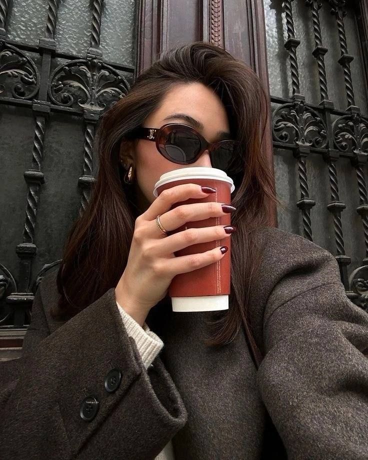 Coffee Shop Aesthetic, Parisian Vibes, Instagram Photo Inspiration, Brown Aesthetic, Autumn Aesthetic, Fall Photos, Autumn Outfit, Story Instagram, Instagram Models