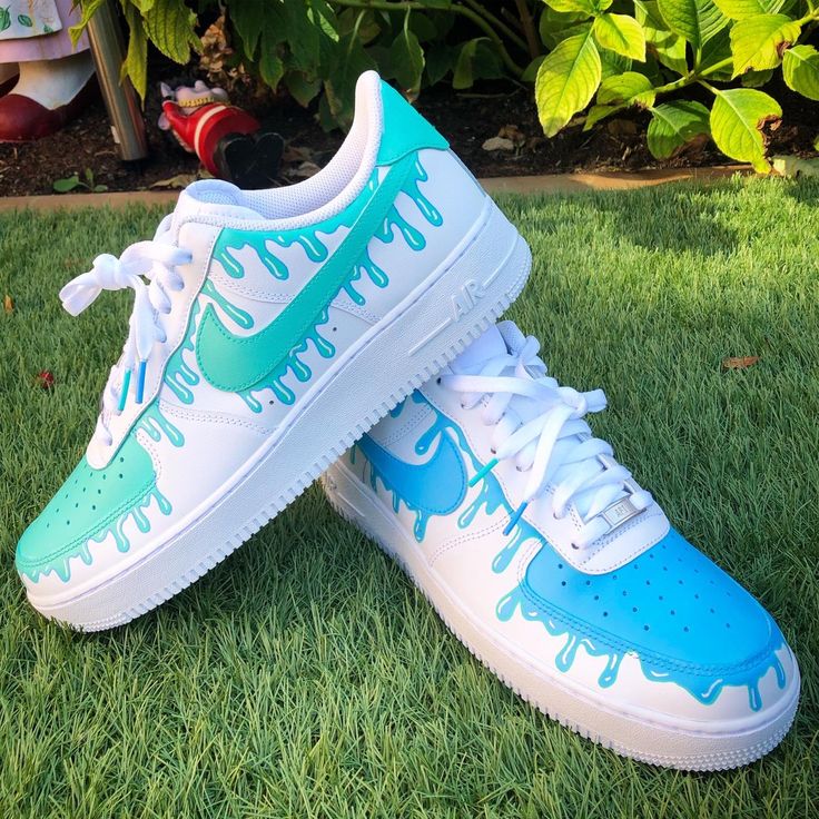 Drip Hand, Shoes For School, Nike Shoes Air Force, Outdoors Inside, Custom Air Force 1, Baskets Nike, Hand Painted Shoes, Sneakers Athletic, Custom Nikes