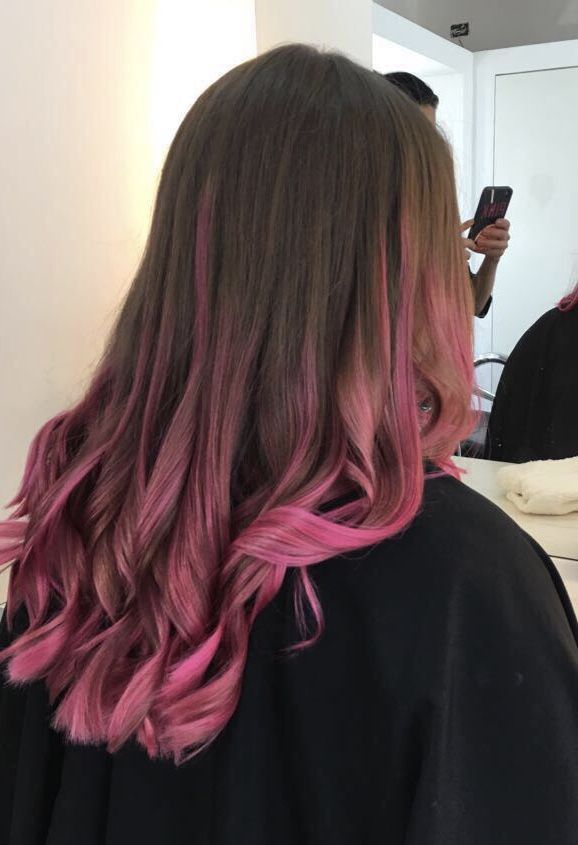 Pink 🎀 #pinkhairs Pink Hair Tips, Pink Hair Streaks, Pink Hair Highlights, Dark Pink Hair, Hair Dye Tips, Dip Dye Hair, Hair Streaks, Hair Color Pink, Hair Stylist Life