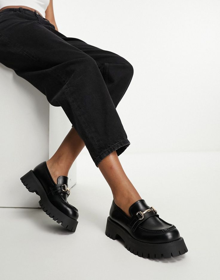 Shoes by ASOS DESIGN Good things come in pairs Slip-on style Snaffle detail Round toe Chunky sole City Break Outfit, Black Loafer Shoes, Chunky Loafer, Sacs Tote Bags, Chunky Loafers, Black Loafers, Heeled Loafers, Vans Old Skool, Summer Essentials