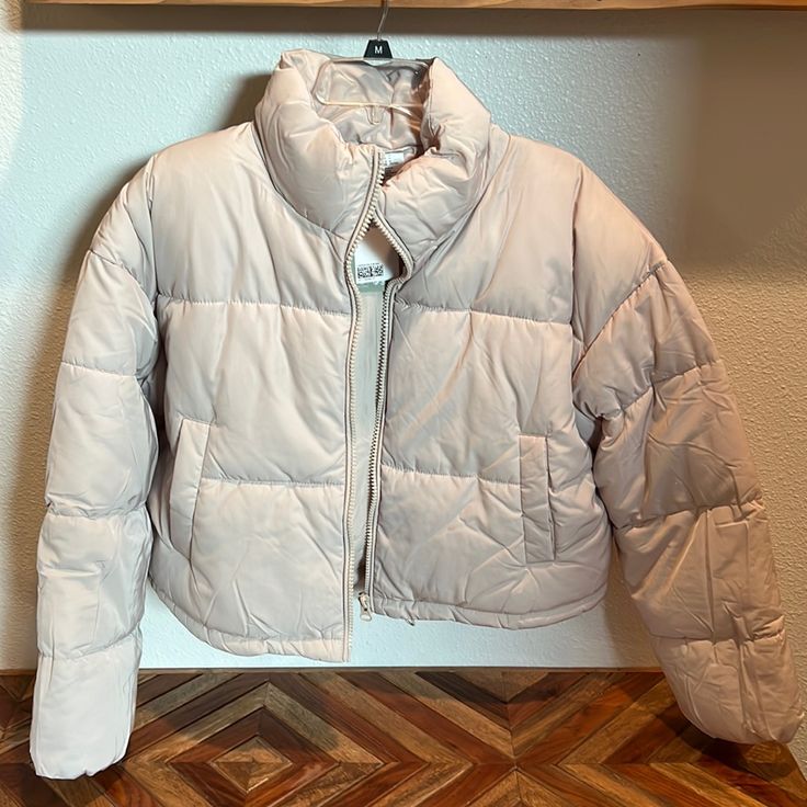 H&M Puffer Jacket Size M New With Tags Spring Beige Puffer Jacket For Outdoor, Trendy H&m Winter Outerwear, Spring Puffer Jacket In Winter White With Pockets, H&m Fitted Winter Outerwear, H&m Winter Outerwear For Cold Weather, H&m Outerwear For Cold Weather And Winter, H&m Long Sleeve Outerwear For Cold Weather, H&m Winter Outerwear In Neutral Color, H&m Winter Outerwear