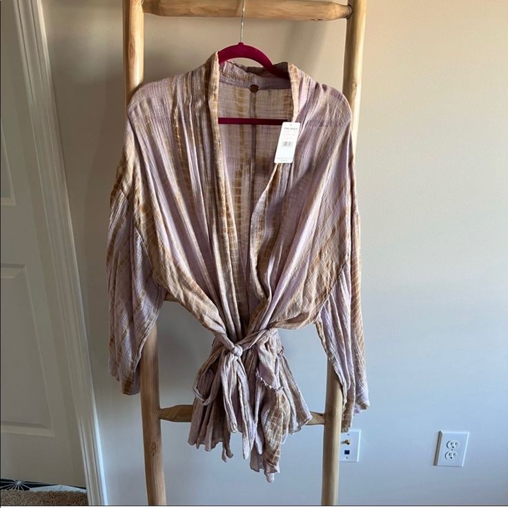 Free People Tie Dye Wrap Blouse . Super Pretty , Semi Sheer Tie Dye Wrap Blouse .Nwt. No Flaws Or Damage . Smoke Free Pet Free Home . Chic Lavender Tops For Daywear, Chic Purple Tops For Loungewear, Purple Tops For Beach In Fall, Purple Relaxed Fit Blouse For Daywear, Purple Long Sleeve Blouse For Daywear, Long Sleeve Purple Blouse For Daywear, Purple Cotton V-neck Blouse, Chic Purple Cotton Blouse, Cotton Wrap Blouse For Beach