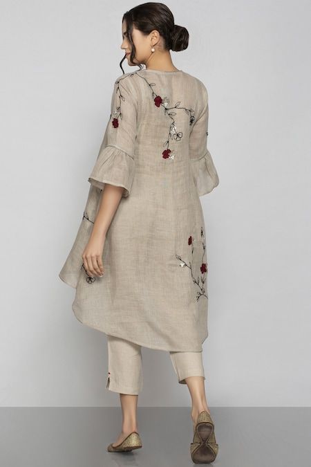 Linen Embroidered Tunic Tunik Linen, Kurti Ideas, Dress Kurti, Designer Kurti Patterns, India Dress, Tunic Designs, Long Kurti Designs, Pakistani Dresses Casual, Buy Linen