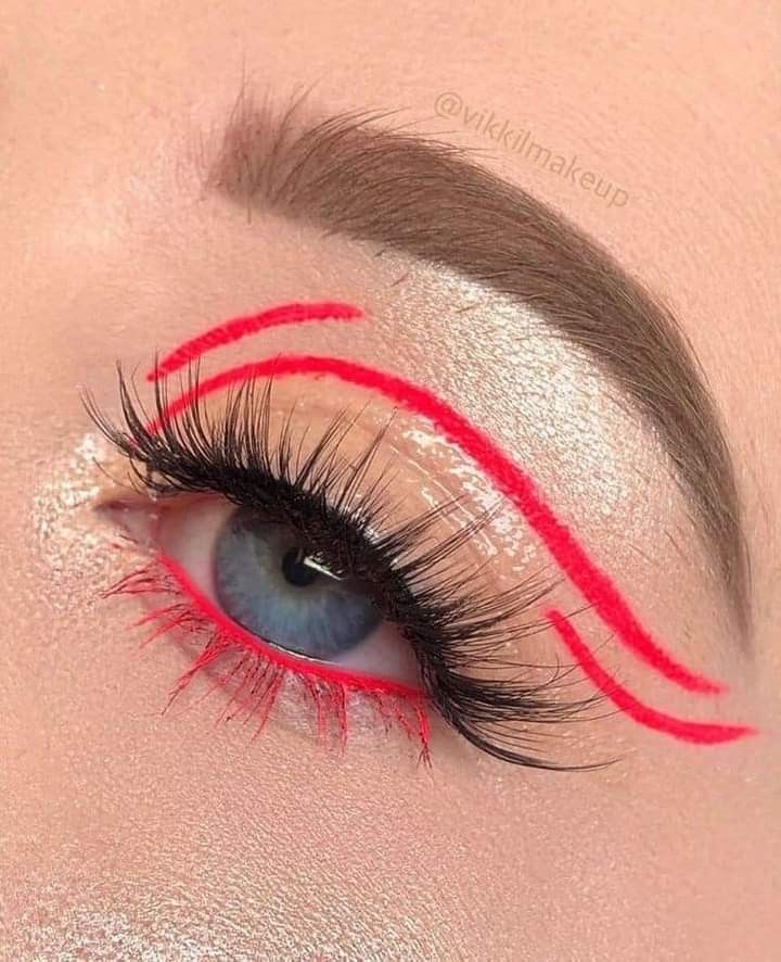 Color Full Eyeliner, Pink And Red Eyeliner, Graphic Colored Eyeliner, Colorful Liner Looks, Fun Red Makeup Looks, Valentines Graphic Eyeliner, Graphic Eyeliner Ideas Colorful, Red And White Eyeliner, Easy Graphic Eyeliner Hooded Eyes