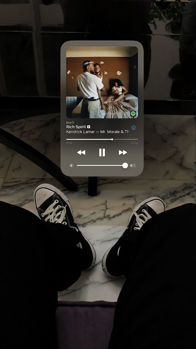 Foto Spotify, Listening To Music Aesthetic, Instagram Design Creative, Instagram Collage, Instagram Creative Ideas, Instagram Feed Ideas Posts, 사진 촬영 포즈, Instagram Graphic, Instagram Ideas Post