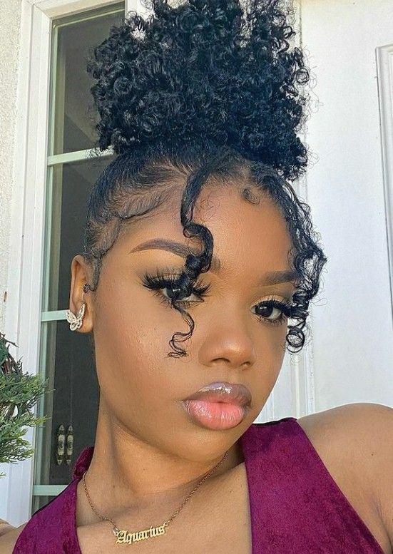 Puff With Curls Hairstyles, Puff Bun Hairstyle Black, Natural Curly Bun Black Women, Shoulder Length Natural Curly Hairstyles Black Women, Puff Hairstyles Black Women, Natural Bun Hairstyles For Black Women, Hairstyles Curled Hair, Curly Updo Hairstyles For Black Women, Modern Curly Hairstyles