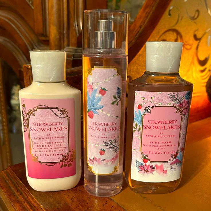 Brand New Bath & Body Works Strawberry & Snowflakes Set Of 3. Fragrance Notes : Juicy Strawberry , Whipped Cream, Iced Bergamot. Set Includes: 1 Mist Spray (8oz) 1 Shower Gel (10oz) 1 Body Lotion(8oz) Smoke Free Home.....However We Have Pets(Dogs & Cats) Same Or Next Day Shipping Strawberry Shower Products, Strawberry Shortcake Perfume, Bath And Body Works Aesthetic, Pink Body Care, Strawberry Lotion, Strawberry Products, Strawberry Snowflakes, Bath And Body Perfume, Cute Products