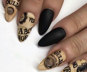 Ouija Board Nails, Ouija Nails, Simple Nails Acrylic, Black Halloween Nails, Ouji Fashion, Halloween Manicure, Spooky Nails, Cartoon Nails, Witchy Nails