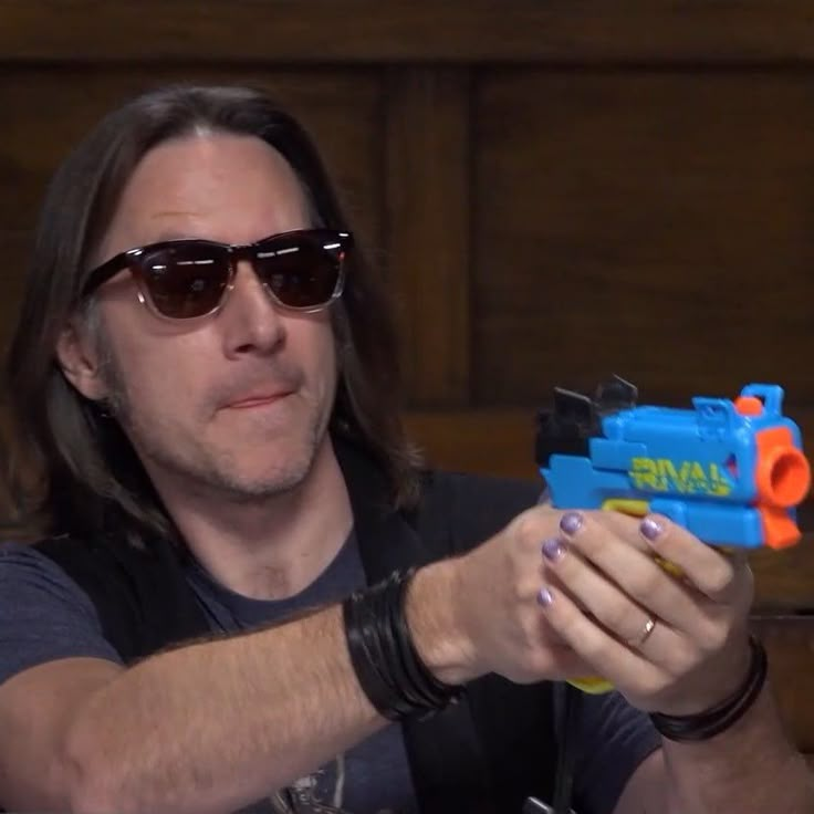 Vox Machina Pfp, Matt Mercer, Matthew Mercer, Mighty Nein, Matt Mercer Funny, Critical Role Reaction Images, Dnd Funny, Vox Machina, Brain Activities