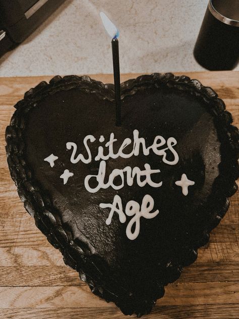 Witches Cake Ideas, Witchy 40th Birthday, Witch Aesthetic Birthday Party, Dark Bday Aesthetic, Like Fine Wine Cake, Halloween Birthday Aesthetic, Witches Don't Age Cake, October Birthday Party Ideas For Women, Witches Dont Age Cake Aesthetic