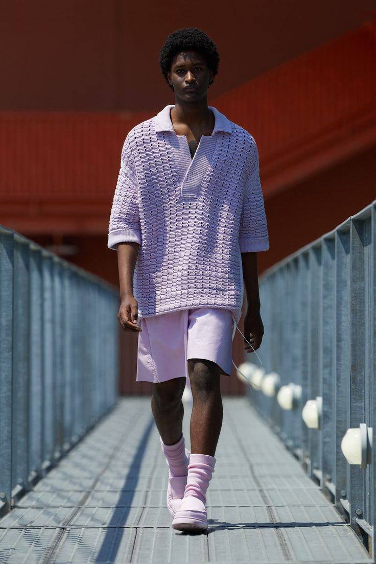 Zegna Spring 2022 Menswear Fashion Show | Vogue Black Men Summer Outfits, Mode Crochet, Best Mens Fashion, Male Fashion Trends, Ermenegildo Zegna, Summer Outfits Men, Looks Chic, Outfits 2022, Look Vintage