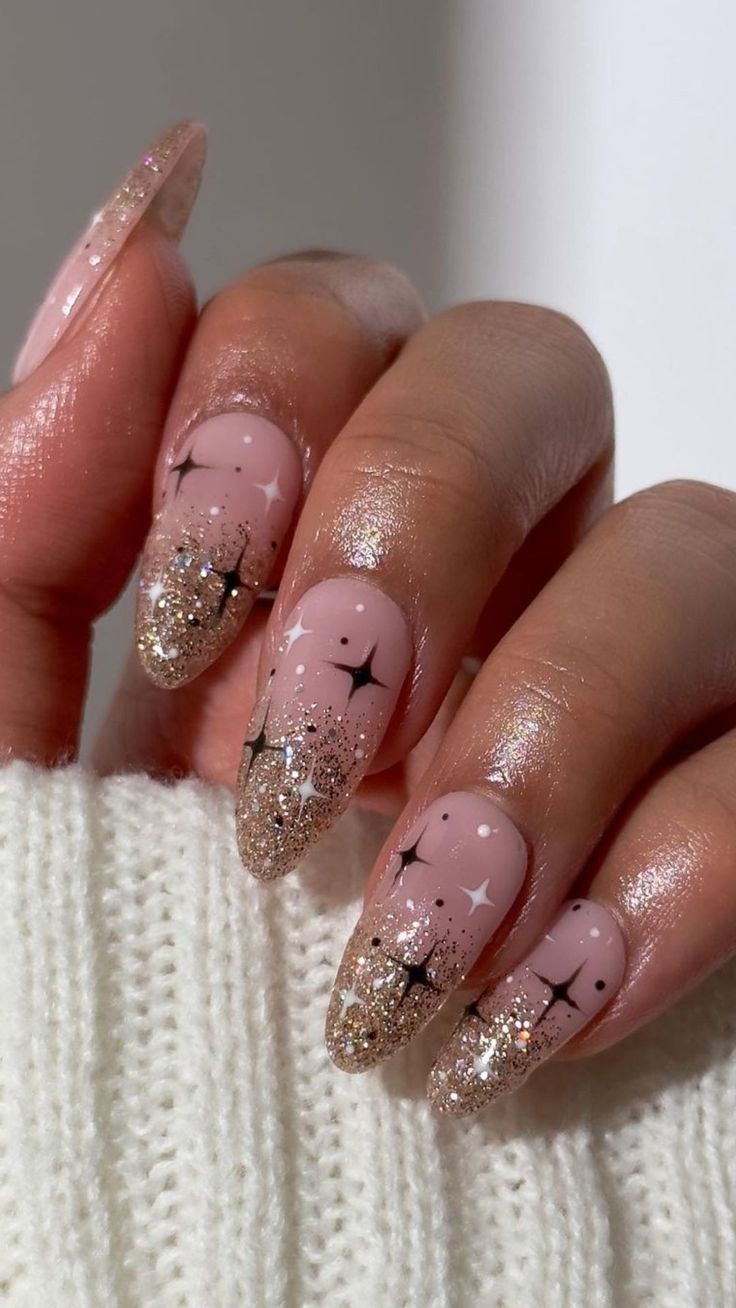 new years nails, 2025 new year nails December Nails Classy, 25th Bday Nails, New Years Nail Inspiration, Year Round Nail Ideas, New Years Inspired Nails, Christmas And Nye Nails, 2024 Birthday Nails, Hollywood Nails Designs, Nail New Year Design