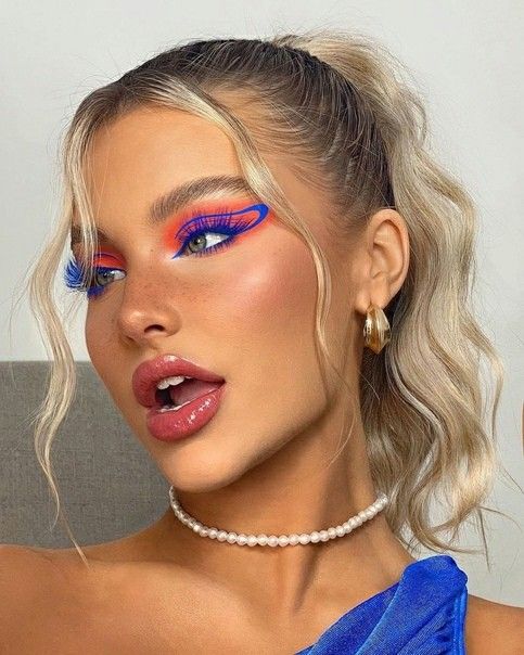 Colorful Lashes Makeup, Complementary Makeup Looks, Acl Makeup, Vibrant Eye Makeup, Fun Makeup Looks To Try, Eccentric Makeup Looks, Neon Rave Makeup, Country Concert Makeup Looks, Trippy Makeup Looks