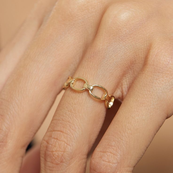 ◾14k Solid Gold Chain Link Ring for Women, Bold Chain Ring, Stacking Ring, Thick Chain Curb Ring, Wedding&Engagement Gold Ring, Lover Gift Make yourself feel one step ahead with our unique rings that you can buy for yourself or gift to your loved ones. ◾MADE TO ORDER◾ * Raw Material: 100% 14K Solid Gold * Gold Color selection: Yellow Gold, Rose Gold, White Gold * All sizes from 2-11 US * 14k (585) Stamp is available in all our products. * Our products are guaranteed and sent with a certificate. Gold Link Jewelry With Ring Detail, Stackable Yellow Gold Chain Ring For Promise, Fine Jewelry Open Ring With Adjustable Chain, White Gold Chain Ring For Promise, Stackable Open Chain Ring For Promise, Yellow Gold Open Ring With Chain Detail, Yellow Gold Open Ring With Chain, Classic White Gold Wedding Chain Ring, 14k Gold Jewelry With Adjustable Chain For Promise