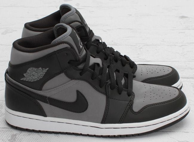 Air Jordan retro 1 black and Grey <3 Air Jordan Retro 1, Dr Shoes, Nike Shoes Girls, Nike Fashion Shoes, Jordan Shoes Girls, Pretty Shoes Sneakers, Jordan Shoes Retro, All Nike Shoes, Jordan Retro 1