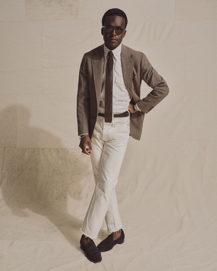 Buck Mason | J.Press for Buck Mason — The roots of West Coast Ivy stretch back to the early 1960s, when recently graduated ex-GIs and soon-to-be… | Instagram Ivy League Look, Jefferson White, Barefoot In The Park, The Ivy League, Buck Mason, J Press, Usa Jeans, Italian Dress, Ivy League Style