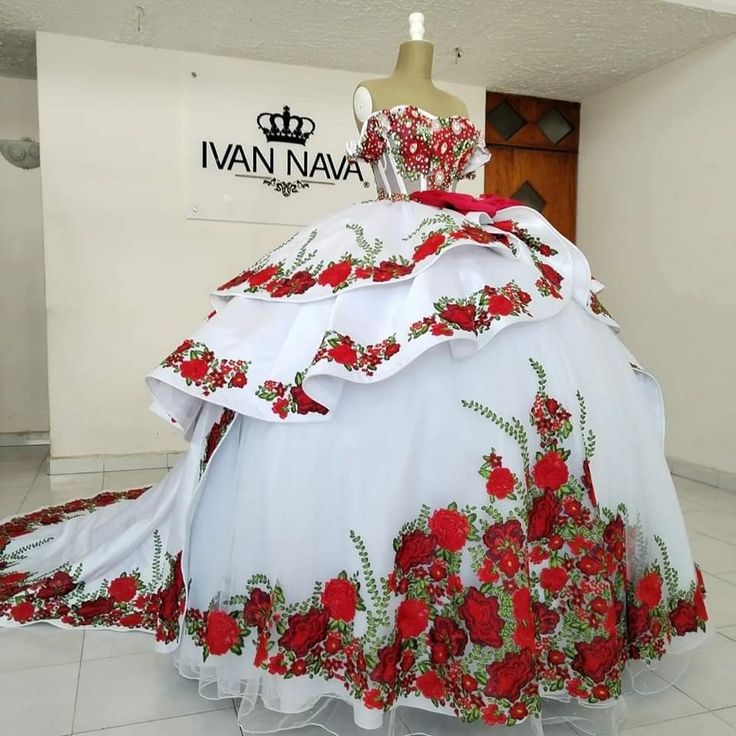 Mexican Theme Xv Dress, White Quince Dress With Flowers, Red And White Charro Quinceanera Theme, Mexican Style Quinceanera, Quincera Dress, Charo Quinceanera Dresses, White Quince Dress, Quinceñera Ideas, Dream Quinceanera